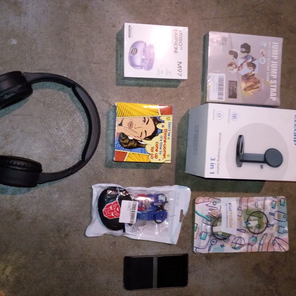 Black Wireless Headphones